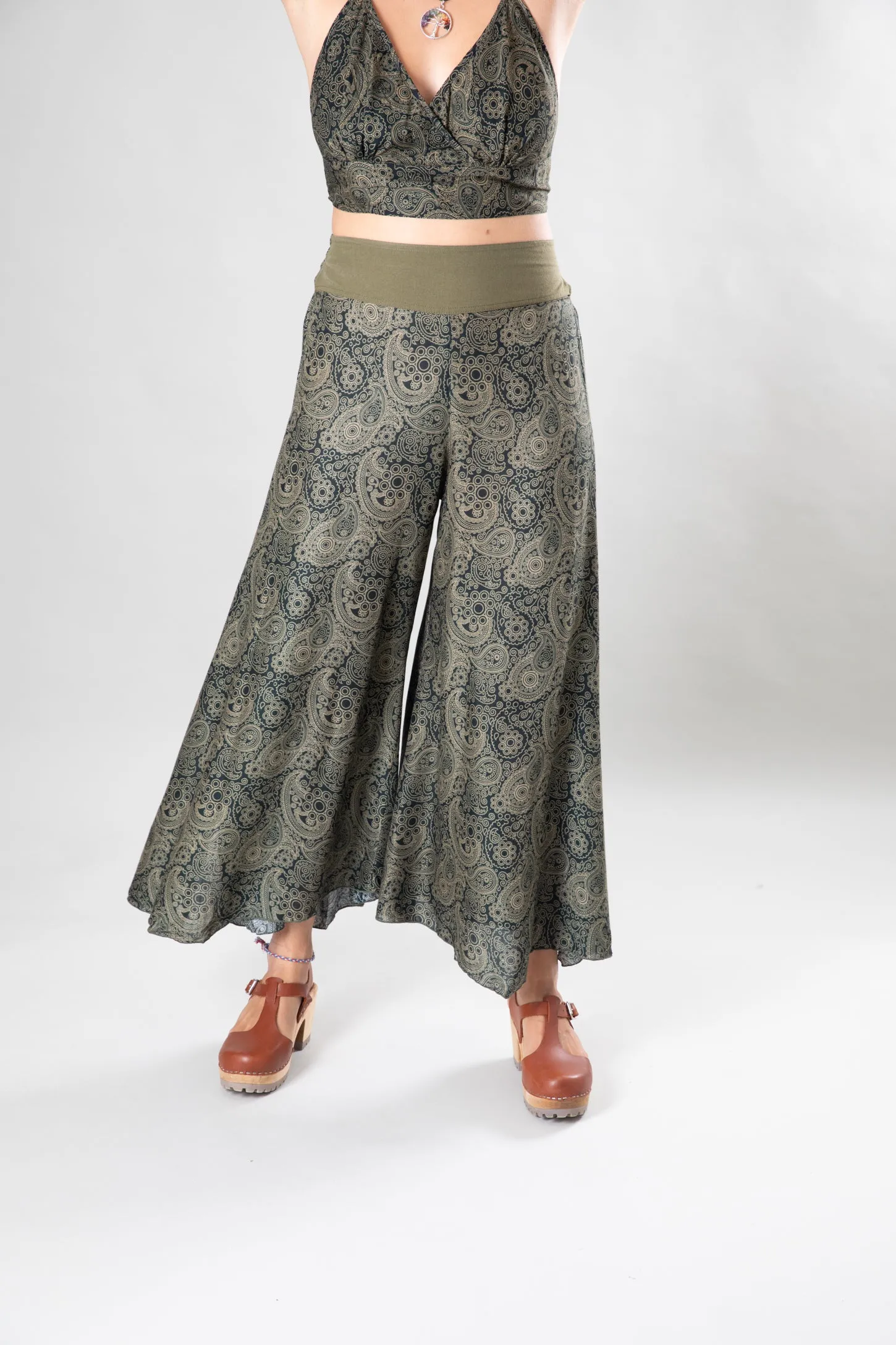 Aria Paisley Gaucho Pants