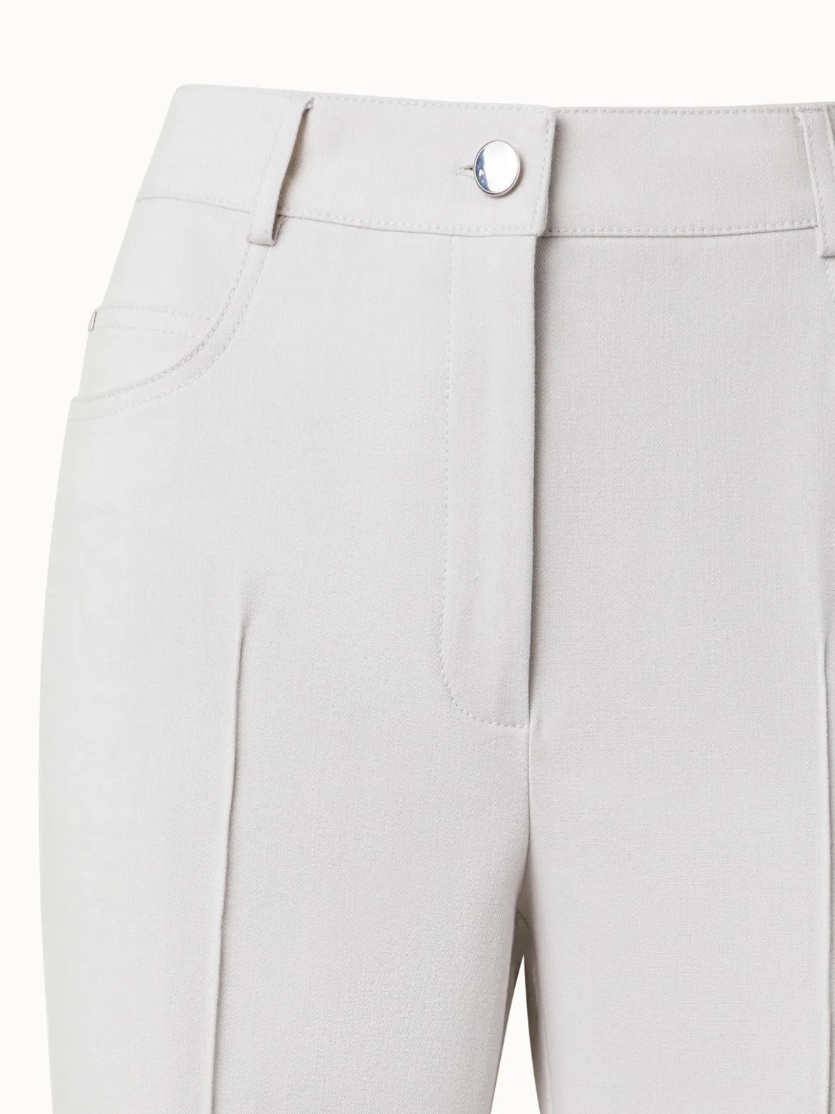 Leichte Schlaghose aus Baumwoll-Stretch-Denim